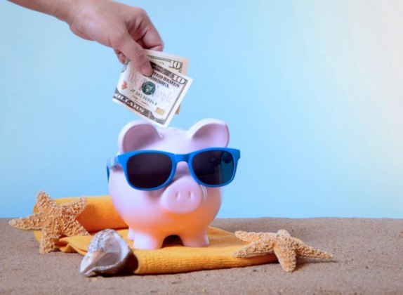 Cómo puedo ahorrar dinero durante las vacaciones