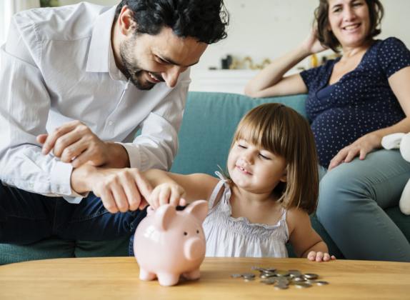 Cuál es la mejor manera de enseñar a los niños a ahorrar